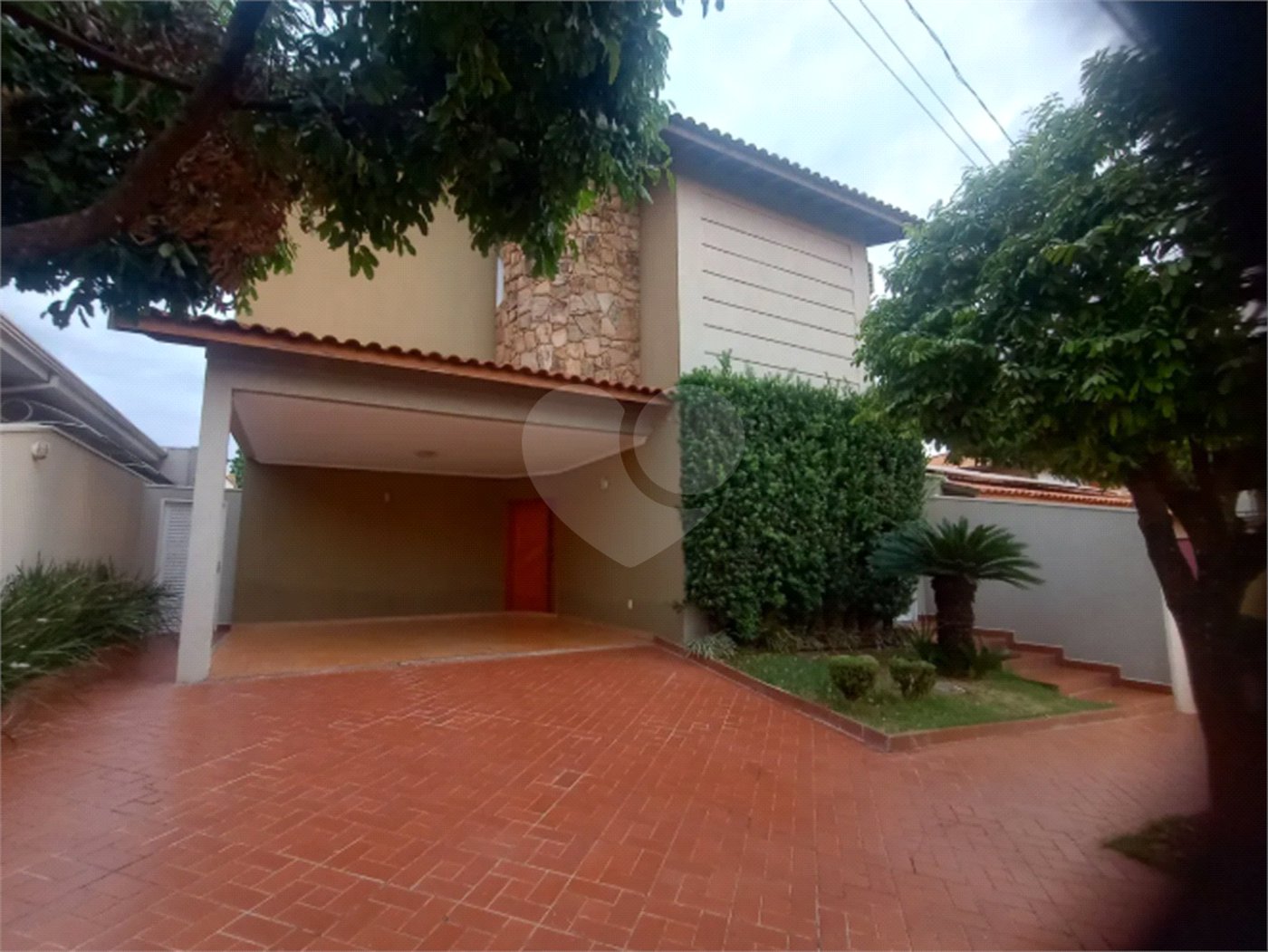 Casa à venda com 4 quartos, sendo 1 suíte, no condomínio Villa Real Ribeirao Preto, Ribeirão Preto - SP