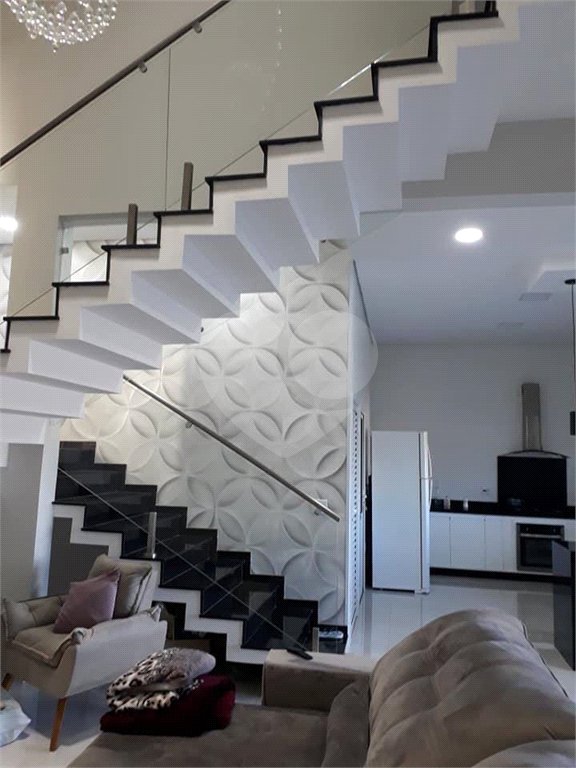 Sobrado à venda com 1 quarto, sendo 3 suítes, em Condomínio Residencial Euroville II, Bragança Paulista, SP