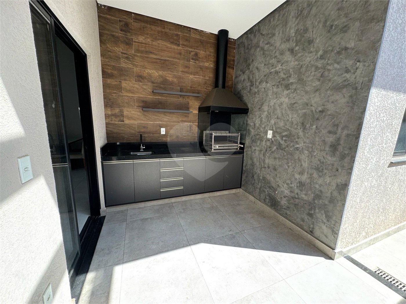 Casa à venda com 3 quartos, sendo 1 suíte, no condomínio Vila Ytu, Indaiatuba - SP