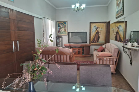 Casa à venda com 5 quartos, sendo 1 suíte, no condomínio Village da Serra, Araçoiaba da Serra - SP