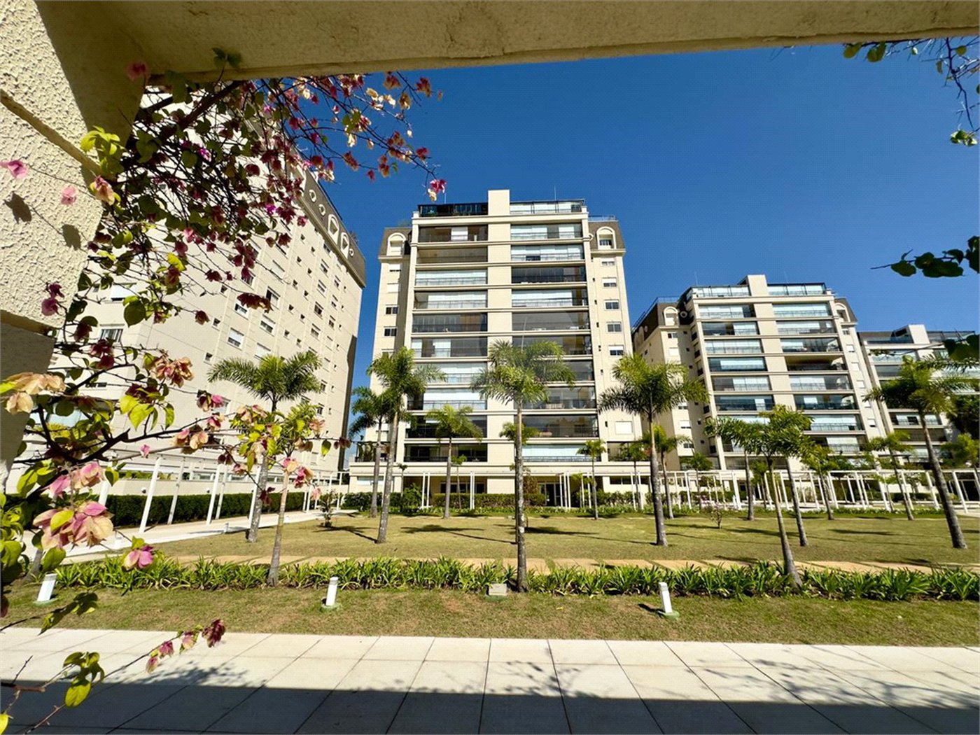 Apartamento à venda com 5 suítes em Santana, São Paulo, SP
