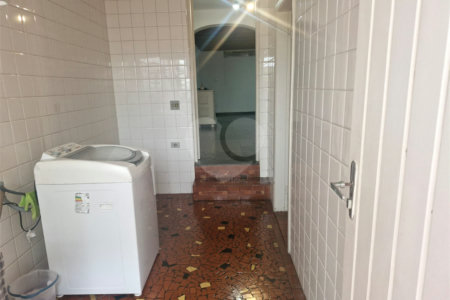 Casa à venda com 3 quartos, sendo 1 suíte, em Chácara Monte Alegre, São Paulo, SP