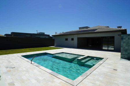 Casa à venda com 4 suítes no condomínio Gramado Park Residencial, Álvares Machado - SP