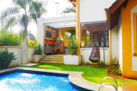 Casa à venda com 4 suítes no condomínio Vilaggio Monte Alegre, São Paulo - SP