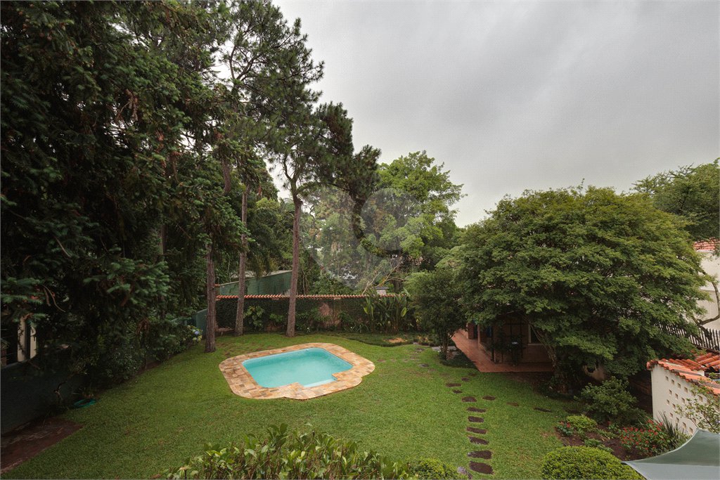 Casa à venda com 4 quartos, sendo 1 suíte, em Alto da Boa Vista, São Paulo, SP