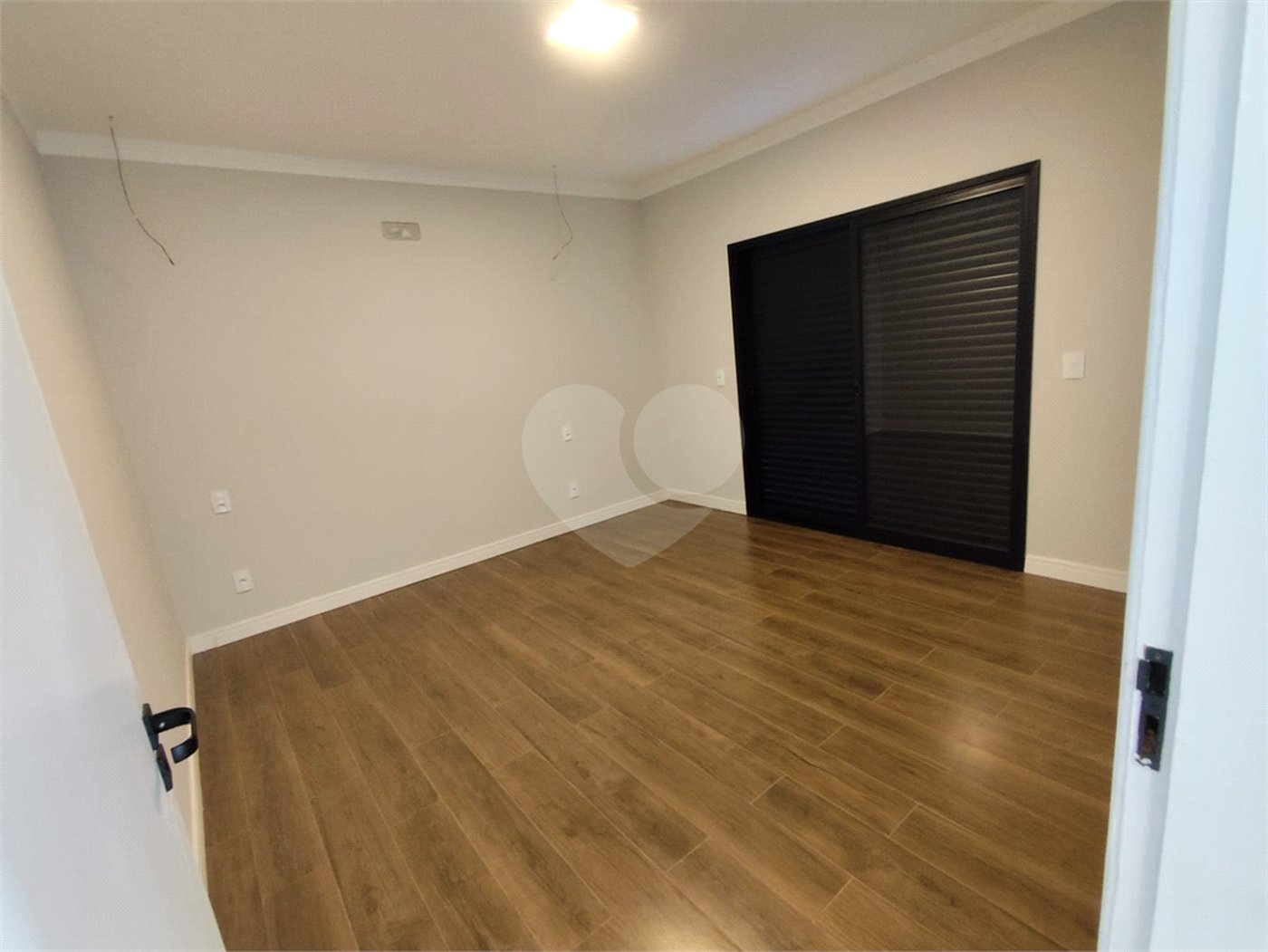 Casa à venda com 4 quartos, sendo 3 suítes,  no condomínio Residencial Golden Ville, Itapetininga - SP