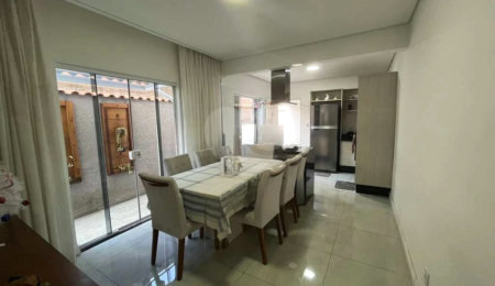 Sobrado à venda com 3 quartos, sendo 1 suíte,  em Vila Nova Cintra, Mogi das Cruzes, SP