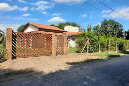 Casa à venda com 3 quartos, sendo 1 suíte,  em Distrito Industrial do Lageado, Salto, SP