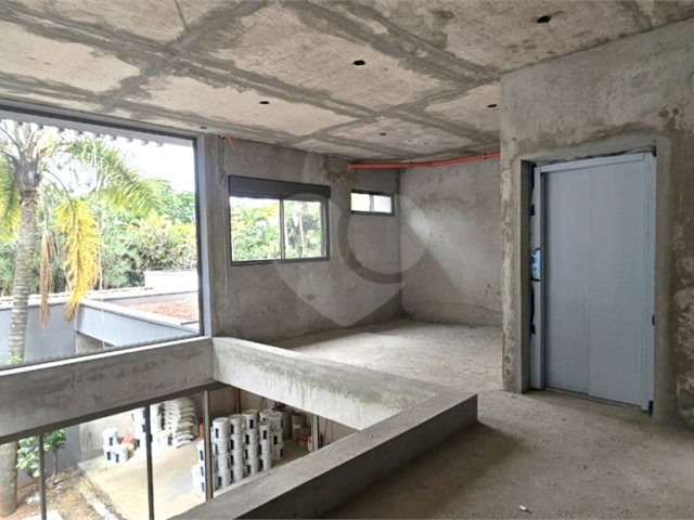 Casa à venda com 4 suítes no condomínio Plm 875, São Paulo - SP