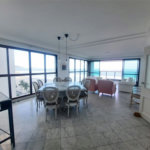 Apartamento Residencial à venda, Pitangueiras, Guarujá - AP0136.
