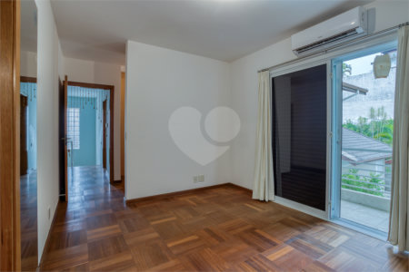 Casa à venda com 4 suítes em Chácara Monte Alegre, São Paulo, SP