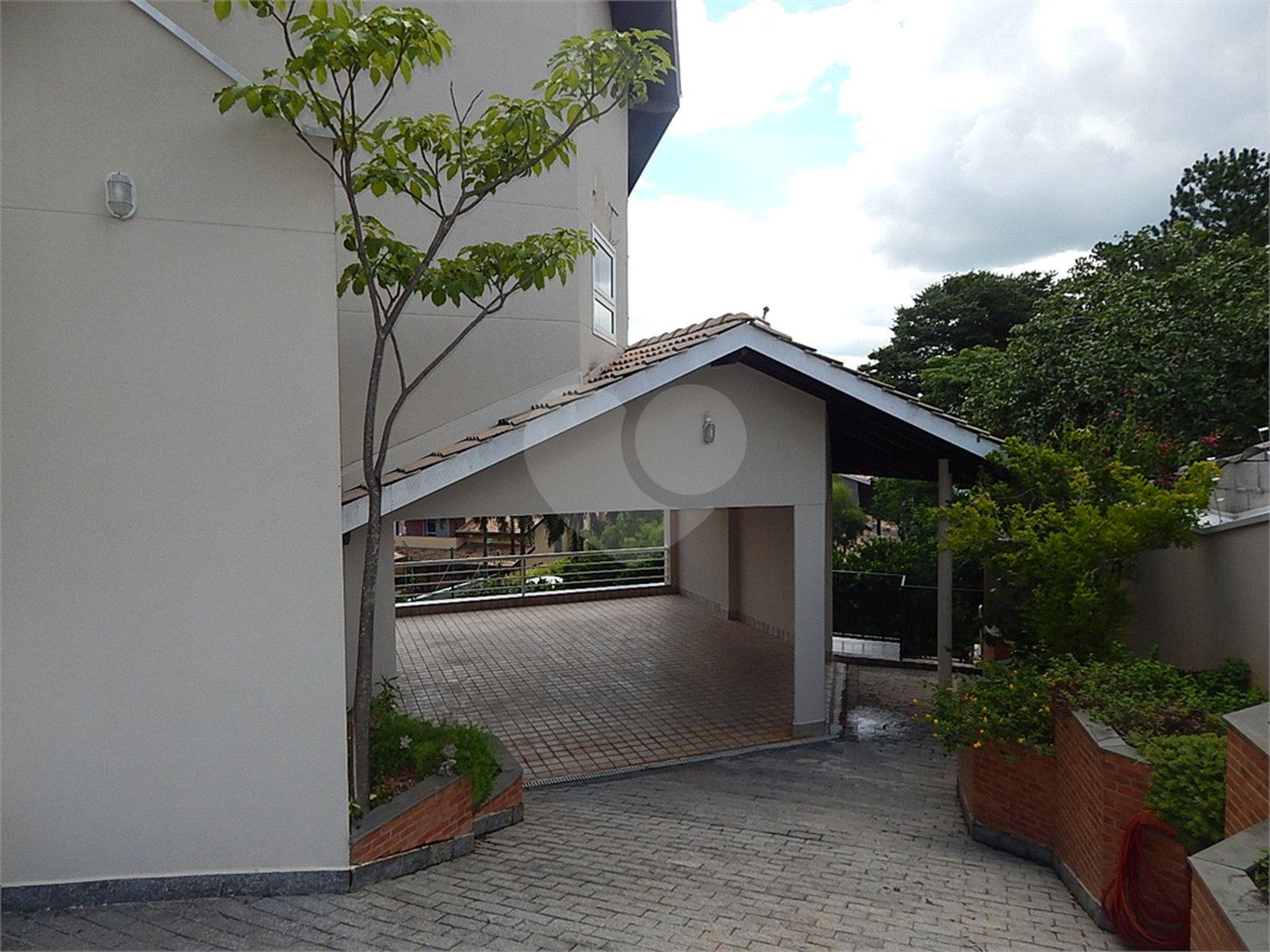 Casa à venda com 3 quartos, sendo 1 suíte, no condomínio Alpes de Vinhedo, Vinhedo - SP