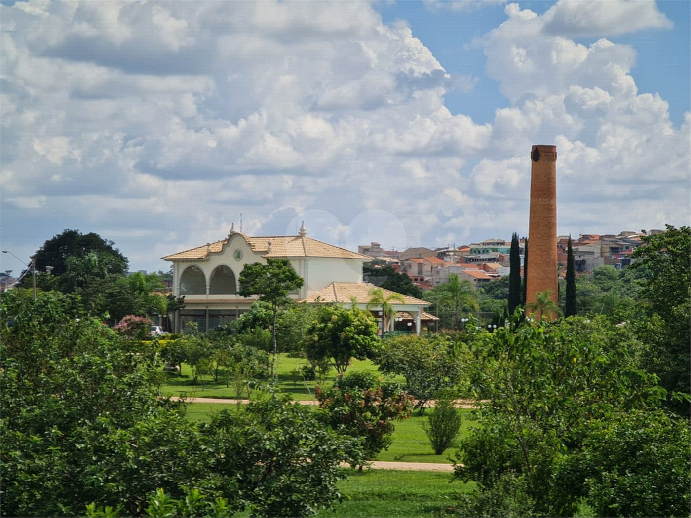 Casa à venda com 3 quartos, sendo 1 suíte, no condomínio Ibiti Royal Park, Sorocaba - SP