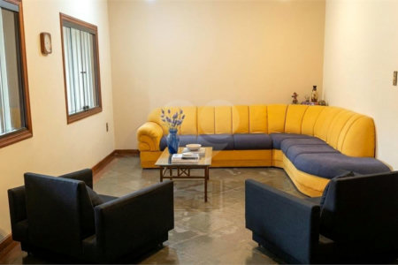 Casa à venda com 4 quartos, sendo 1 suíte, em Jardim Leocádia, Sorocaba, SP