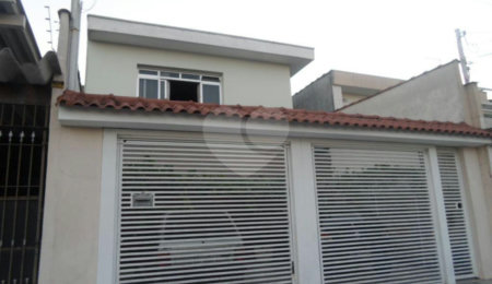 Sobrado à venda com 3 quartos, sendo 1 suíte,  em Tremembé, São Paulo, SP