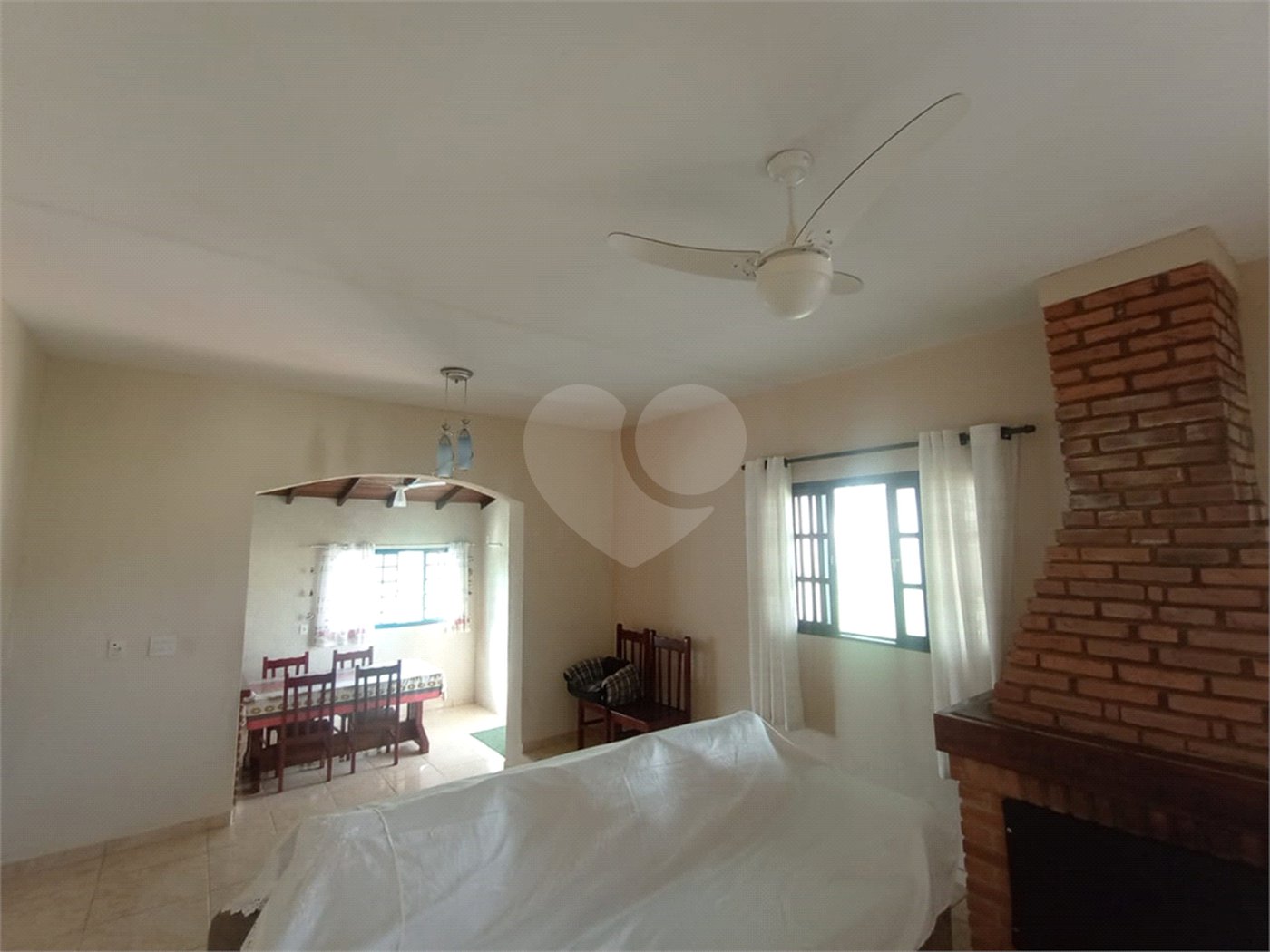Chácara à venda com 6 quartos, sendo 1 suíte,  em Cercadinho, Alambari, SP