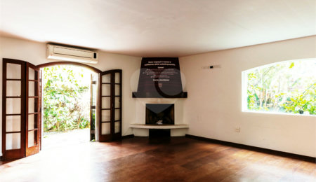 Casa à venda com 4 quartos, sendo 1 suíte, em Jardim das Bandeiras, São Paulo, SP