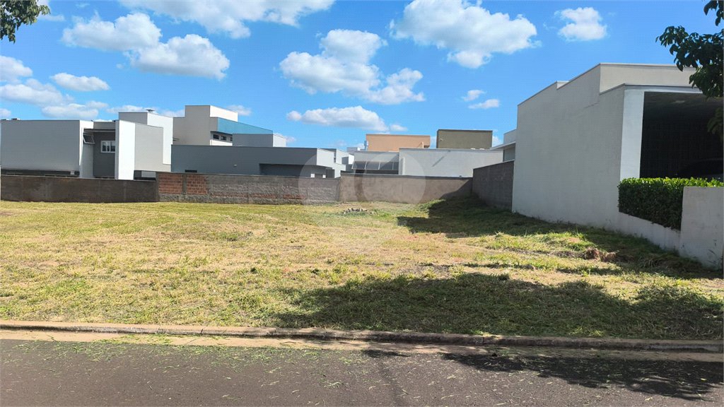 Terreno à venda em Residencial Village Damha III, Araraquara, SP