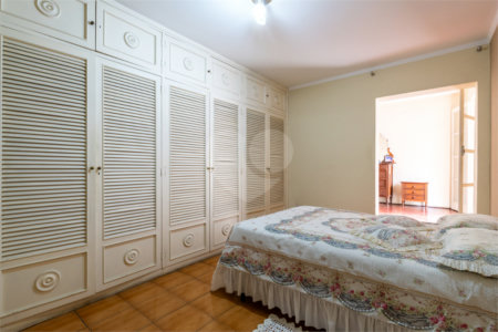 Sobrado à venda com 4 quartos, sendo 1 suíte, em Brooklin, São Paulo, SP