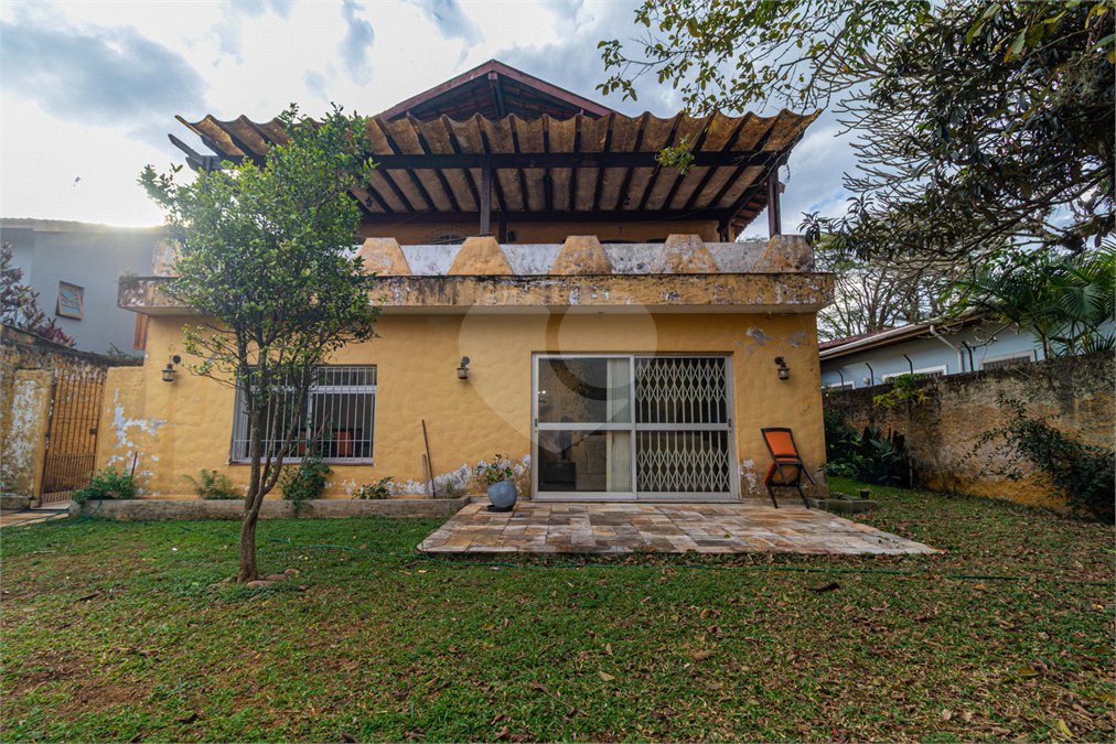 Casa à venda com 3 quartos, sendo 1 suíte, em Interlagos, São Paulo, SP
