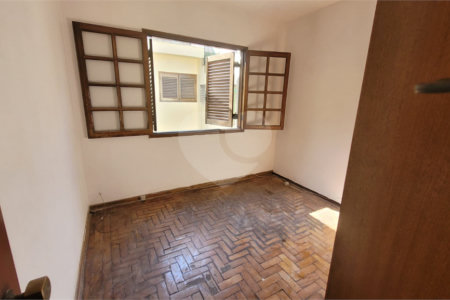 Casa Térrea à venda com 2 quartos em Interlagos, São Paulo, SP