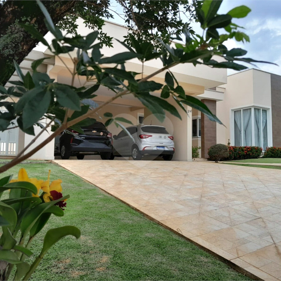 Casa à venda com 5 suítes no condomínio Ipe Velho, Vinhedo - SP