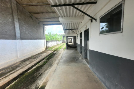 Terreno à venda com 3 suítes em Bazílio, Rio Bonito, RJ