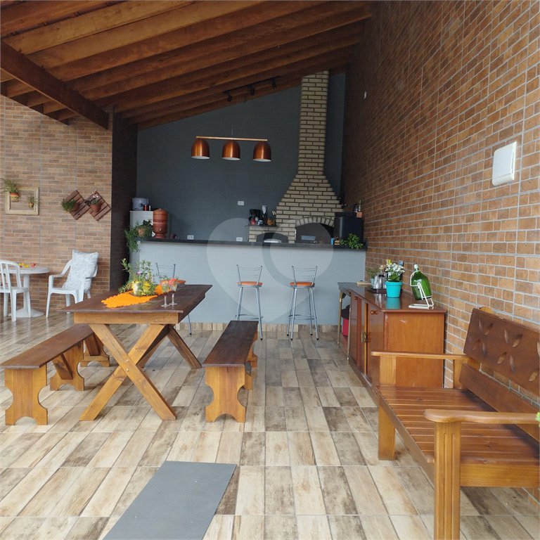 Chácara à venda com 3 quartos, sendo 1 suíte,  no Centro, Araçoiaba da Serra, SP