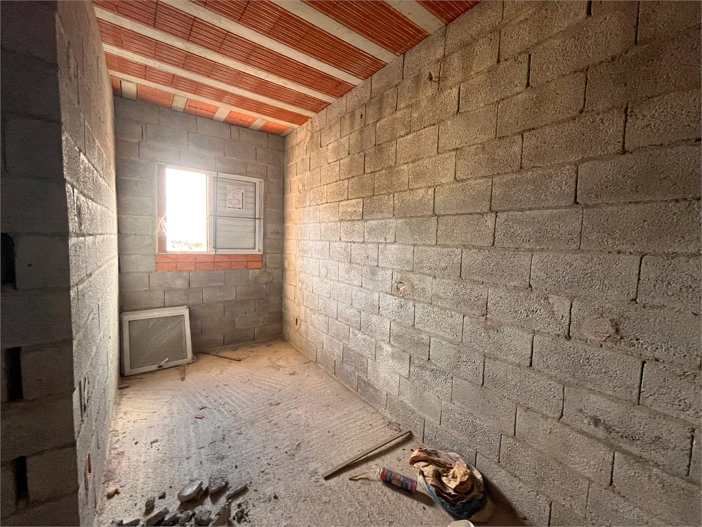 Casa à venda com 3 quartos, sendo 2 suítes, em Vila Suissa, Mogi das Cruzes, SP