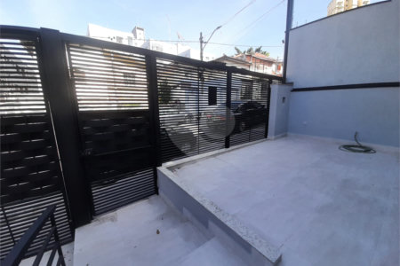 Sobrado à venda com 4 quartos, sendo 3 suítes, em Vila Paulicéia, São Paulo, SP