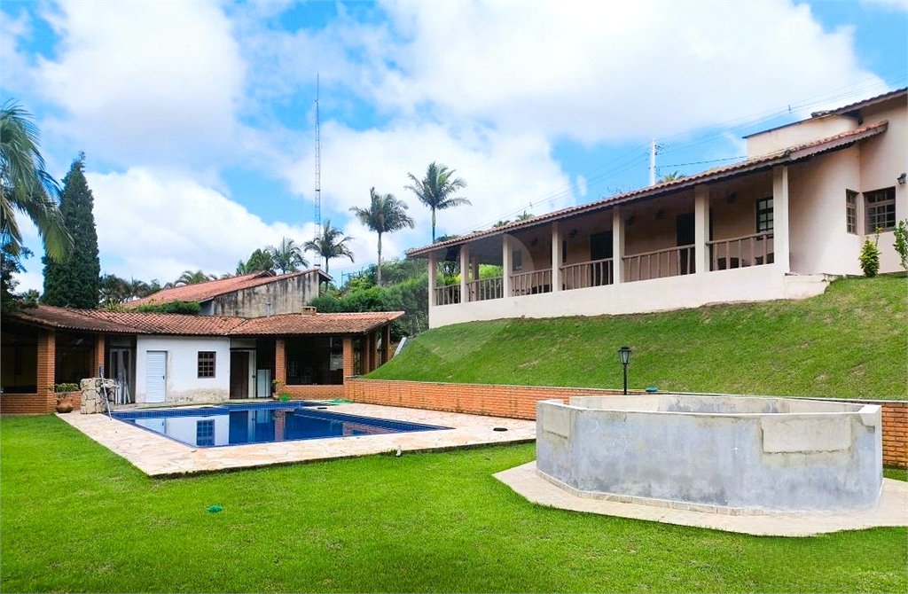 Casa à venda com 3 suítes no condomínio Granja Verediana, Ibiúna - SP