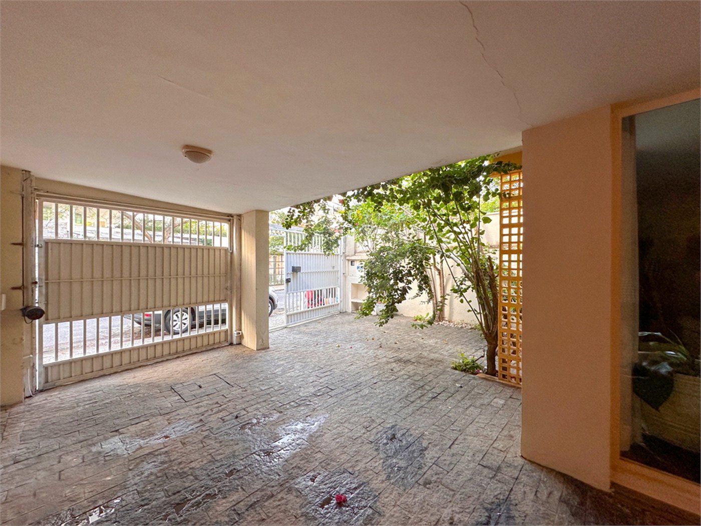 Casa à venda com 3 quartos, sendo 1 suíte,  no condomínio Barão do Triunfo, São Paulo - SP