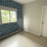 Apartamento de 155 m² com 4 dormitórios, varanda e 2 vagas de garagem. Condomínio com piscinas adulto, infantil e aquecida, lazer e portaria 24 horas.