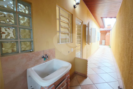 Casa à venda com 3 quartos, sendo 1 suíte, no condomínio Parque das Árvores, Sorocaba - SP