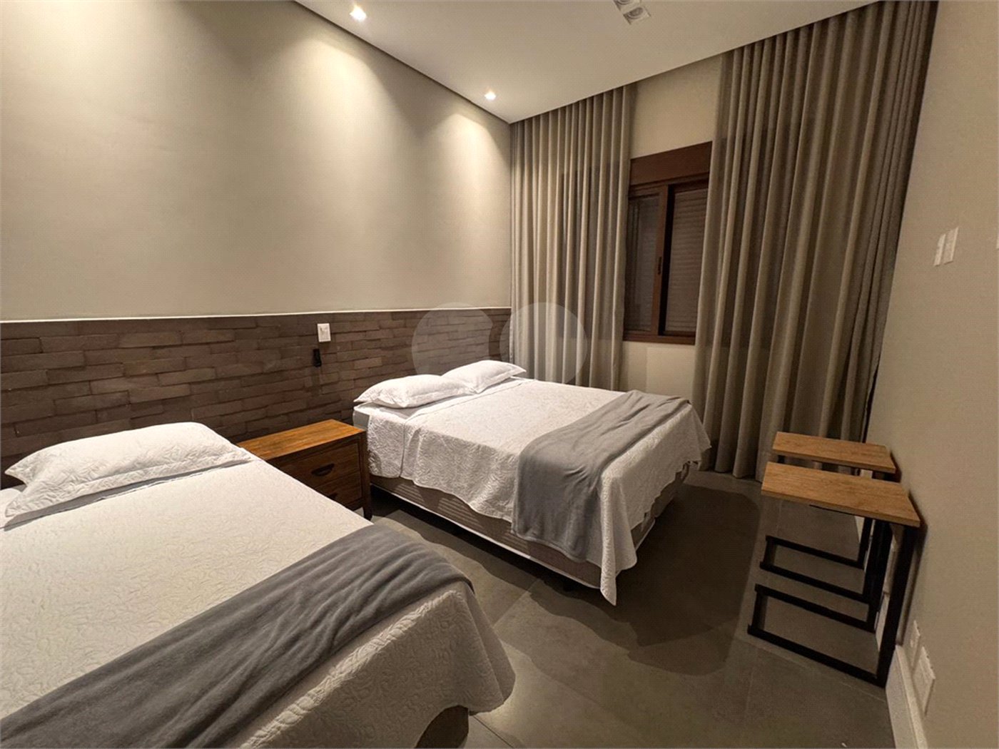 Casa à venda com 6 suítes no condomínio Vila Pinhal, Itirapina - SP