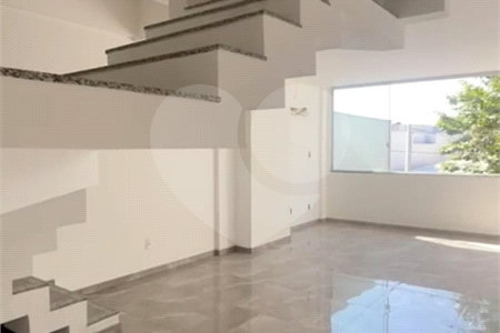 Casa à venda com 4 quartos, sendo 2 suítes, no condomínio Residencial Green Ville, Rio de Janeiro - RJ