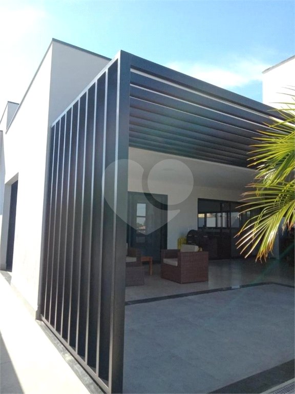 Casa à venda com 3 suítes no condomínio Portal dos Bandeirantes, Salto - SP