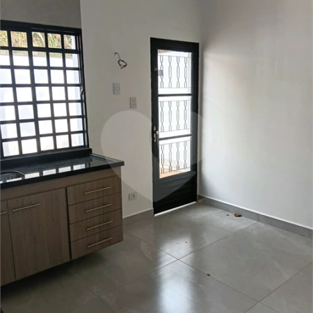 Sobrado para alugar com 2 quartos, sendo 1 suíte, no Centro, São Roque, SP