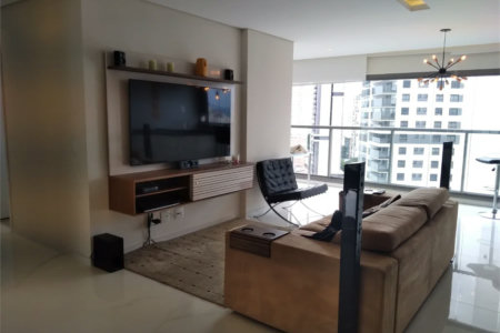 Apartamento à venda com 2 quartos, sendo 1 suíte,  em Vila Romana, São Paulo, SP