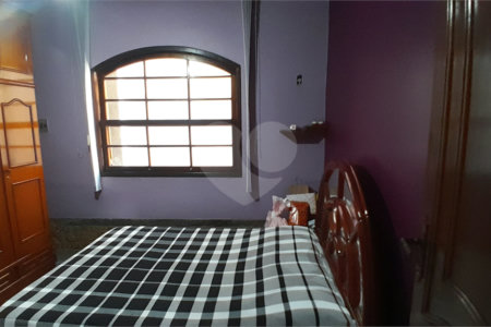 Casa à venda com 4 quartos, sendo 1 suíte, em Bangu, Rio de Janeiro, RJ