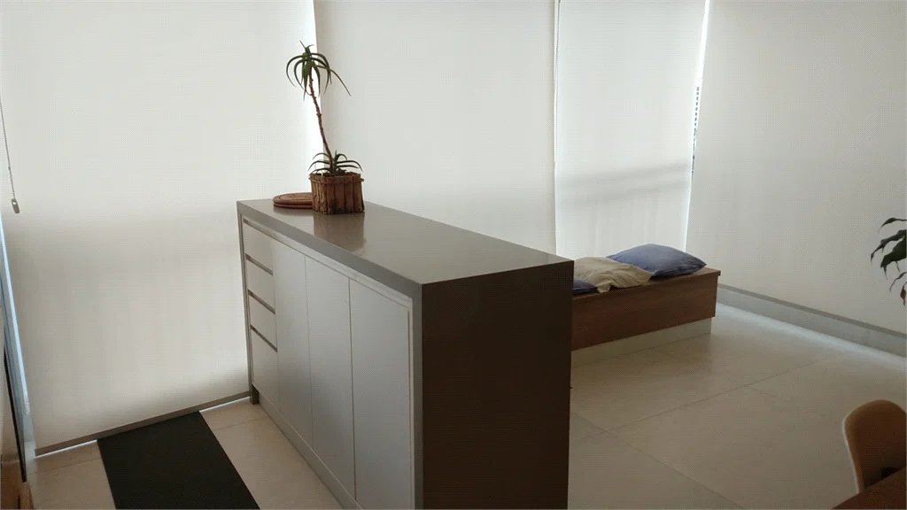 Apartamento à venda com 3 suítes em Jardim Caboré, São Paulo, SP