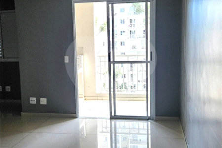 Apartamento à venda com 3 quartos, sendo 1 suíte, em Vila Paulo Silas, São Paulo, SP