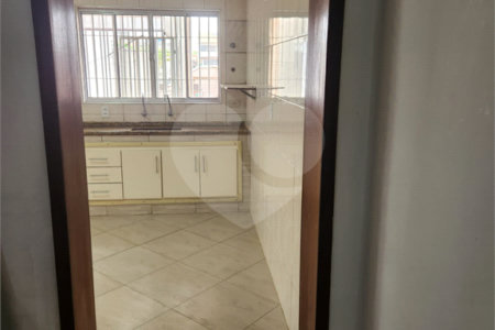 Sobrado à venda com 3 quartos em Vila Dalila, São Paulo, SP