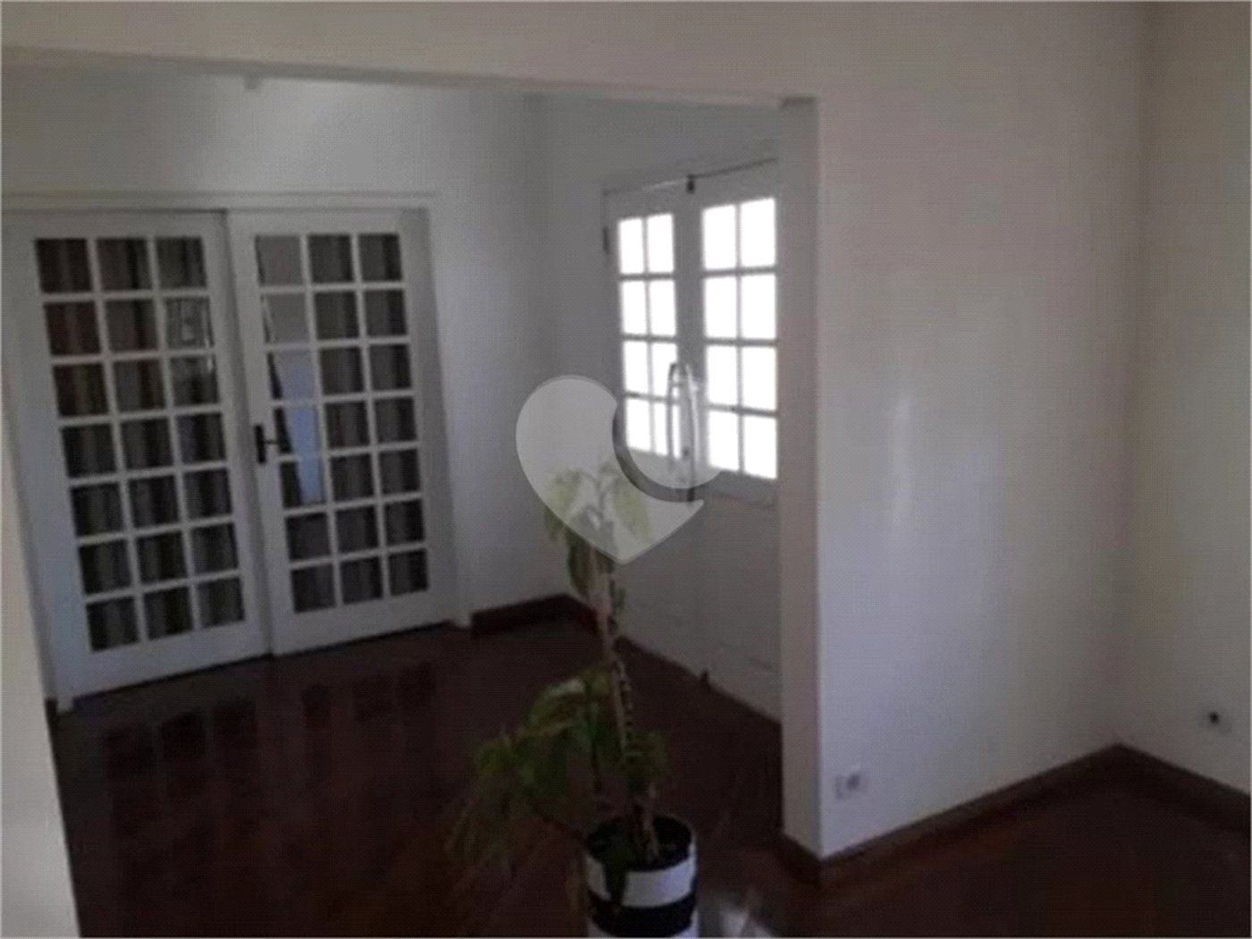 Casa à venda com 4 suítes no condomínio Suíça da Cantareira, Mairiporã - SP