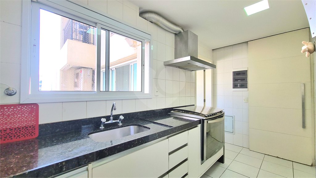 Apartamento à venda ou para alugar com 3 quartos, sendo 2 suítes, em Pinheiros, São Paulo, SP