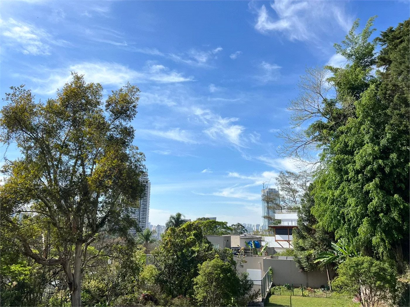 Terreno à venda no condomínio Jardim Vitória Régia, São Paulo - SP