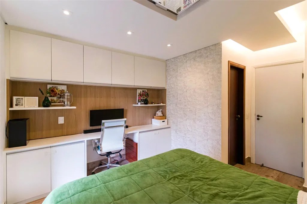 Apartamento à venda com 3 quartos, sendo 1 suíte,  em Vila Andrade, São Paulo, SP