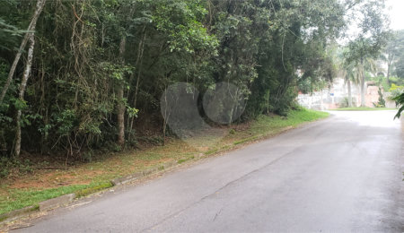 Terreno à venda no condomínio Alpes da Cantareira, Mairiporã - SP