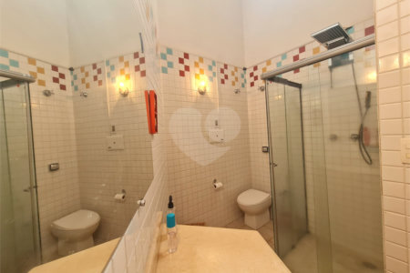 Casa Térrea à venda com 4 quartos, sendo 2 suítes, em Interlagos, São Paulo, SP