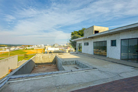 Casa à venda com 3 quartos, sendo 1 suíte, no condomínio Residencial Fazenda Alta Vista, Salto de Pirapora - SP